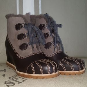 NEW UGG Alasdair Brown Wedge Ankle Bootie